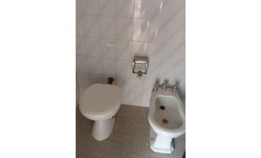 Casa L/P.8x28 mts.3 amb.2 Baños-Garaje-Jardin-Quincho-Terraza