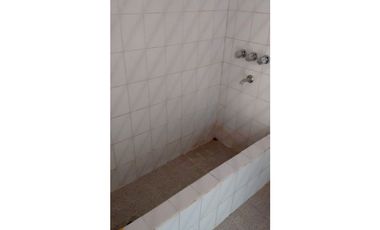 Casa L/P.8x28 mts.3 amb.2 Baños-Garaje-Jardin-Quincho-Terraza