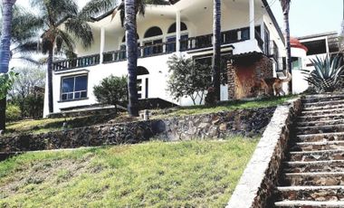 Se Vende Preciosa Residencia en Huertas La Joya, Terreno de 1,500 m2, ÚNICA !!!