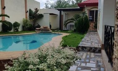 HOUSE WITH POOL FOR SALE IN VALENCIA ID 14692