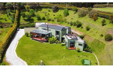 Espectacular casa a 10 minutos de San Antonio de Pereira en unidad.