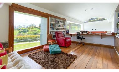 Espectacular casa a 10 minutos de San Antonio de Pereira en unidad.