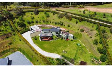 Espectacular casa a 10 minutos de San Antonio de Pereira en unidad.