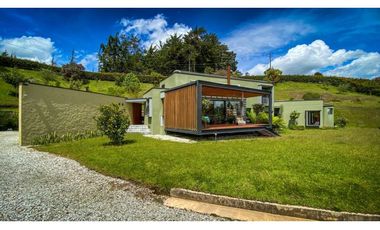 Espectacular casa a 10 minutos de San Antonio de Pereira en unidad.