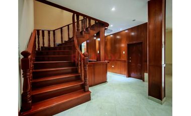 🚨 Casa De Estreno En Av. Loreto – Zona Altamente Comercial