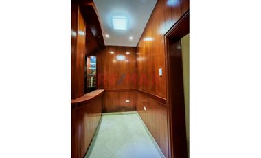 🚨 Casa De Estreno En Av. Loreto – Zona Altamente Comercial