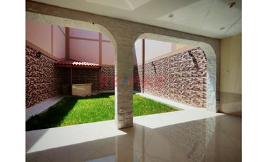 🚨 Casa De Estreno En Av. Loreto – Zona Altamente Comercial