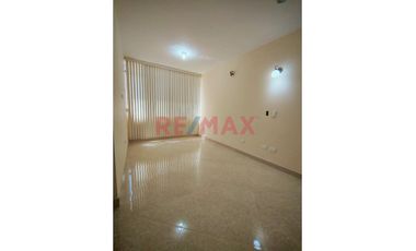 🚨 Casa De Estreno En Av. Loreto – Zona Altamente Comercial