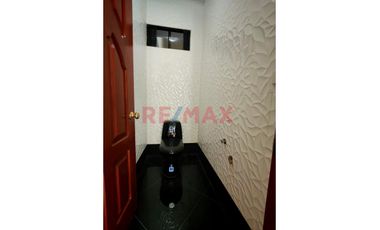 🚨 Casa De Estreno En Av. Loreto – Zona Altamente Comercial