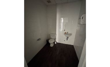 Alquiler de local comercial en costa del este (KC)