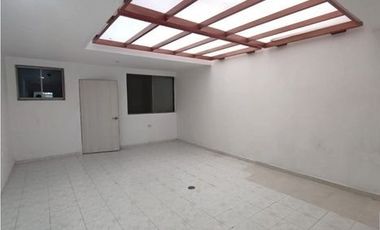 local en arriendo en tequendama. Cod A9190371