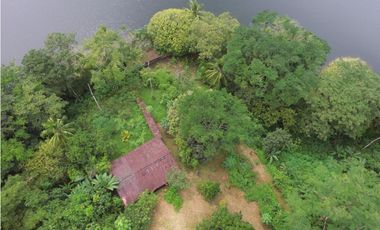 VENTA DE TERRENO A ORILLAS DEL  LAGO ALAJUELA