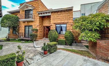 Casa Rústica Mexicana en venta en Villas del Mesón ¡Espectacular!