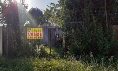 Terreno con casita precaria, zona céntrica de Ing. Allan, Varela