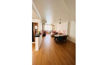 Casa Multifamiliar Con 3 Departamentos Independientes A La Espalda Del Boulevard De Ventanilla