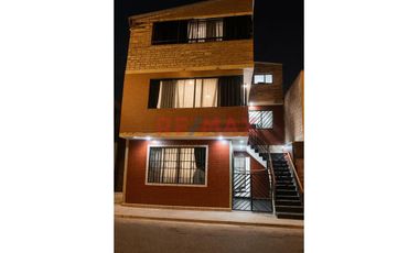 Casa Multifamiliar Con 3 Departamentos Independientes A La Espalda Del Boulevard De Ventanilla