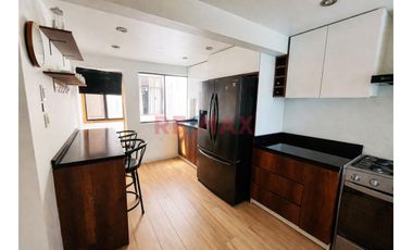 Casa Multifamiliar Con 3 Departamentos Independientes A La Espalda Del Boulevard De Ventanilla