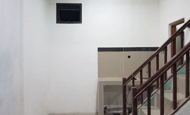 Disewakan Ruko atau Kantor 2 Lantai di Perbatasan Jakarta Timur dan Bintara