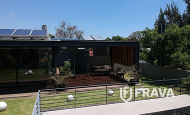 VENTA DE CASA EN FRACCIONAMIENTO JACARANDAS