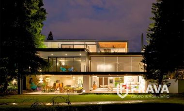 VENTA DE CASA EN FRACCIONAMIENTO JACARANDAS