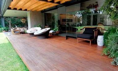 VENTA DE CASA EN FRACCIONAMIENTO JACARANDAS