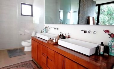 VENTA DE CASA EN FRACCIONAMIENTO JACARANDAS
