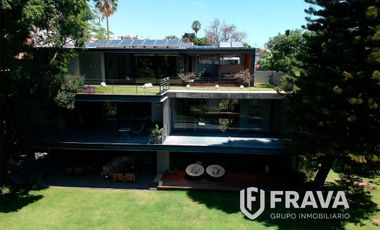 VENTA DE CASA EN FRACCIONAMIENTO JACARANDAS