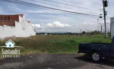 Terreno en renta carretera salida al aeropuerto (2,750m2) $220,000