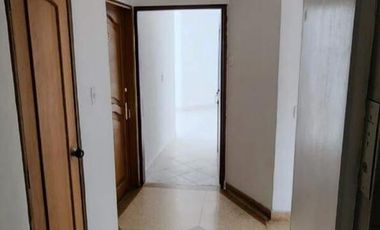 apartamento en venta en edf santa elena. Cod V2125