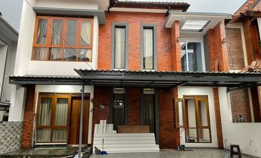 Rumah Bagus 2 Lantai Adem Sejuk di Sayap Citeureup Cimahi Utara