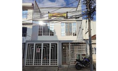 Se vende casa edificio barrio Aranjuez JH7376555
