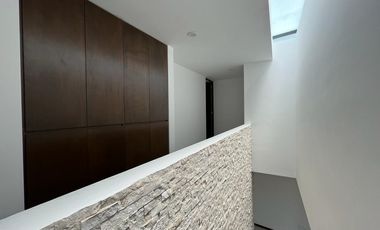 CASA EN VENTA ALTOZANO,  ESTRENA CON DISEÑO MODERNO DE CONCEPTO ABIERTO