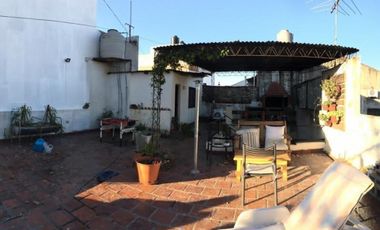 CASA TRES AMBIENTES Y COCHERA