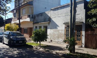 CASA TRES AMBIENTES Y COCHERA