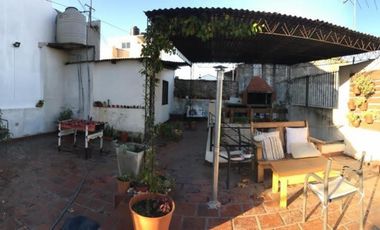 CASA TRES AMBIENTES Y COCHERA