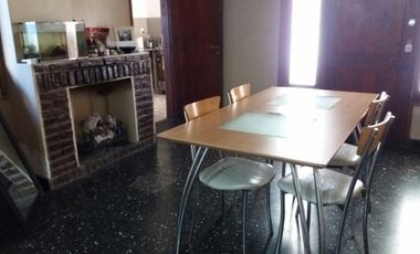 CASA TRES AMBIENTES Y COCHERA