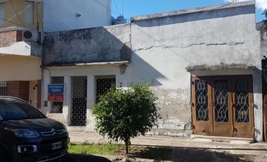 CASA TRES AMBIENTES Y COCHERA