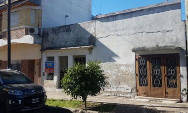 CASA TRES AMBIENTES Y COCHERA
