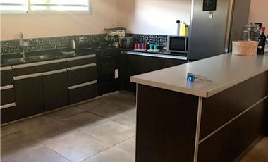 Casa  3 Dormitorios.