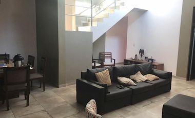 Casa  3 Dormitorios.