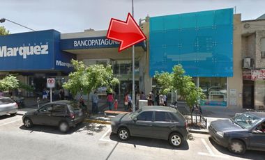 Excelente local comercial Sobre importante avenida.