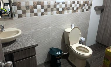 edificio en venta en avenida 30 de agosto. Cod V1421