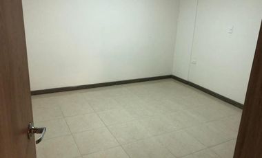 edificio en venta en avenida 30 de agosto. Cod V1421