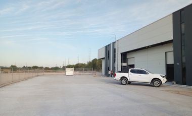 Renta Bodega a un paso de Toyota, Orient Bussines Park.