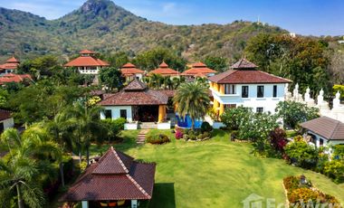 6 Bedroom Villa for sale at Hunsa Residence