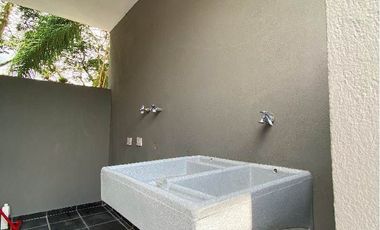 Preciosa Casa con Estilo Industrial Moderno en Fraccionamiento Privado