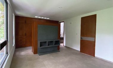 Preciosa Casa con Estilo Industrial Moderno en Fraccionamiento Privado