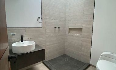 Preciosa Casa con Estilo Industrial Moderno en Fraccionamiento Privado