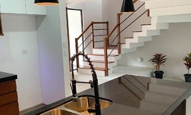 Preciosa Casa con Estilo Industrial Moderno en Fraccionamiento Privado