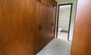 Preciosa Casa con Estilo Industrial Moderno en Fraccionamiento Privado